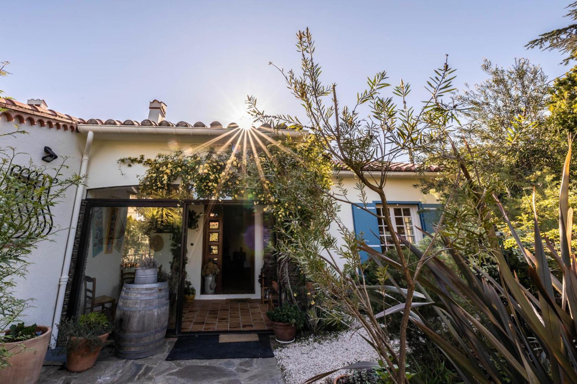 Bed and Breakfast Mas Del Flor Villelongue-dels-Monts Екстер'єр фото